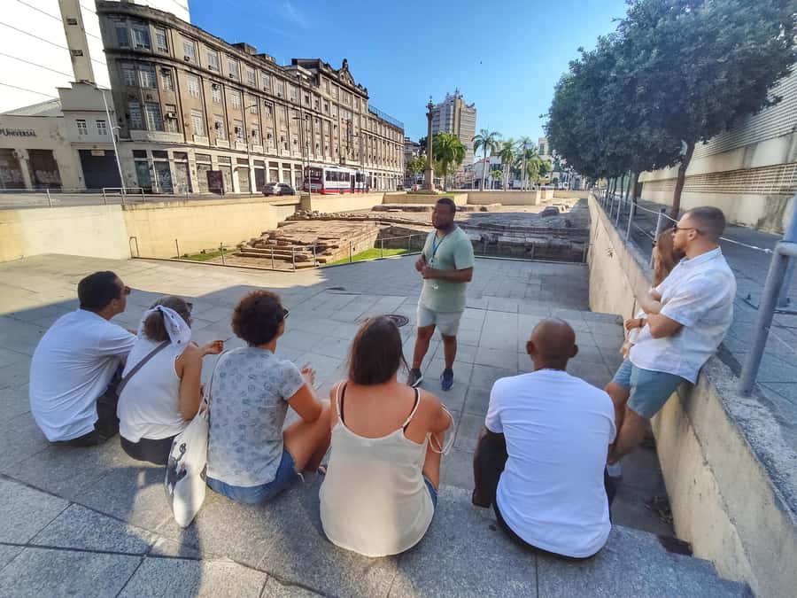 African Culture Tour: Samba and Resistance - Starting at Museu de Arte do Rio: meeting point and practical approach