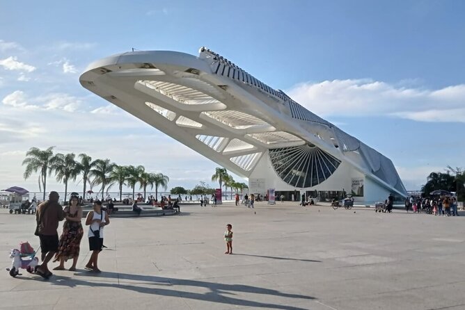 African Heritage and Docks Walking Tour - Start at Praça XV and set your bearings fast