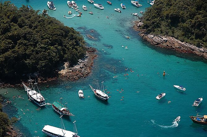 Angra dos Reis and Ilha Grande Tour in an Adventure Day - Lagoa Verde: calm emerald water and slower minutes