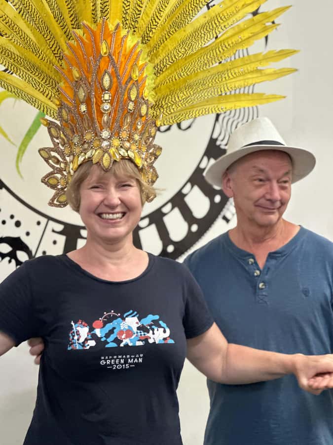 Aula de samba no pé - Bezerra Dance - The Social Part: How You Make Friends While Learning