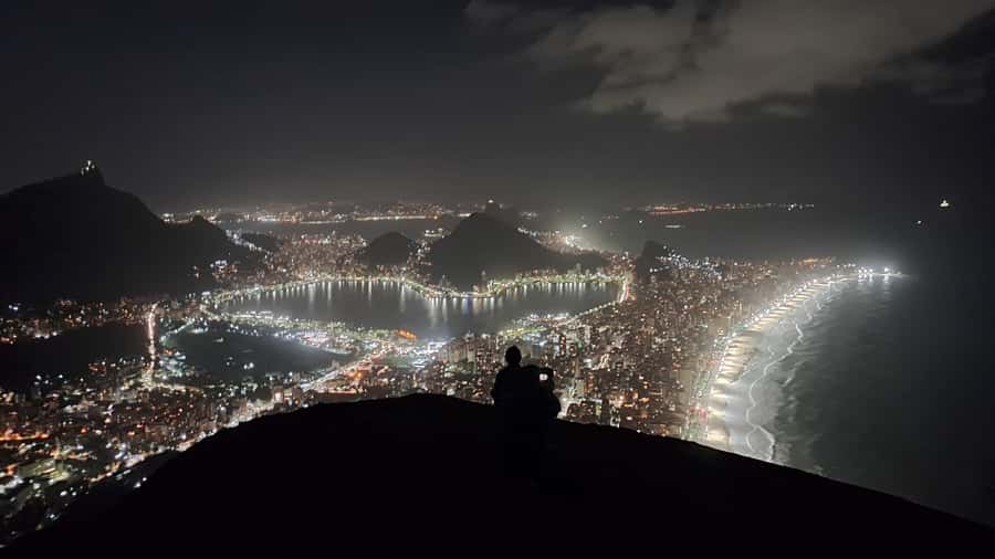 AVenturismo 2 Irmãos hill + Vidigal Favela - Vidigal and 2 Irmãos, what makes this hike different