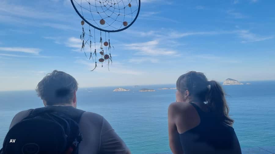 AVenturismo 2 Irmãos hill + Vidigal Favela - The top: cinematic views, and why the photo rule changes your plan