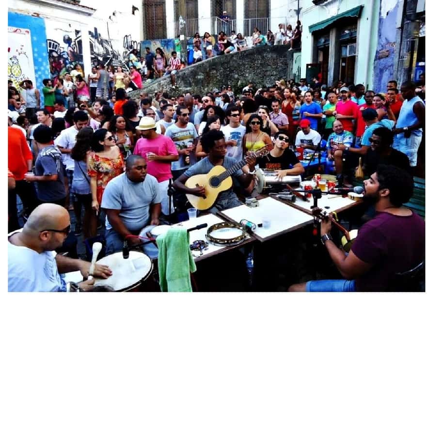 BEST LOCAL FRIEND FOREVER - Customized Tour with a Carioca - Downtown Samba, Traditional Bars, and the Stories Behind the Streets