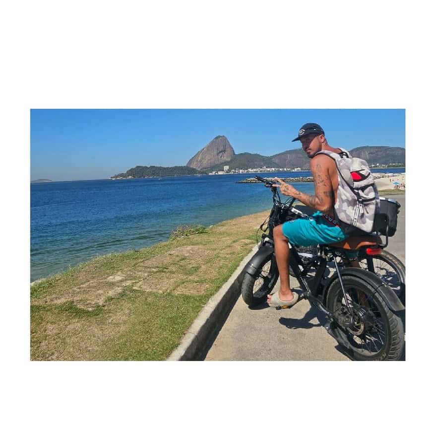 BEST LOCAL FRIEND FOREVER - Customized Tour with a Carioca - Street Food and the Carioca Habit of Eating Outdoors