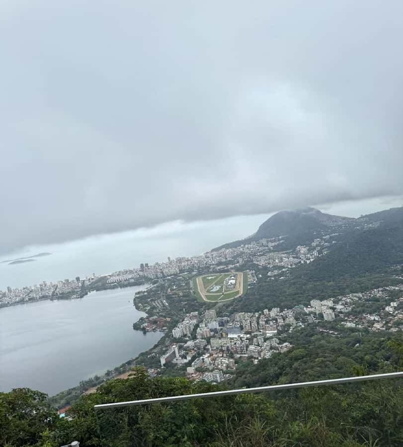 BEST LOCAL FRIEND FOREVER - Customized Tour with a Carioca - Baile Funk in a Favela, High Energy With Big Responsibility