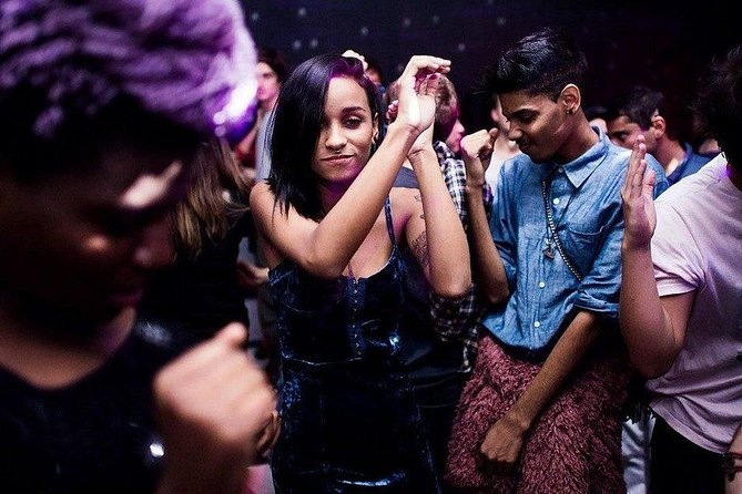 Boat Party by Night in Rio de Janeiro Admission & Transfer - Free Caipirinhas Until Midnight: How the Drink Setup Shapes the Vibe