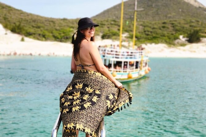 Boat Tour Arraial do Cabo: The Brazilian Caribbean - Entering the Fenda de Nossa Senhora and Gruta Azul Area