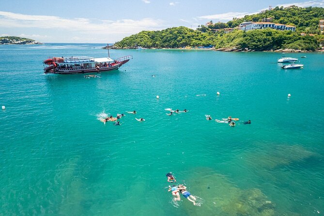 Boat Tour Búzios - Guide Quality: The People Who Make It Work