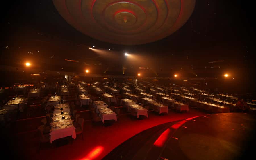 By Night Tour: Roxy Dinner Show & Transfer - Comfort and practicality tips that actually matter