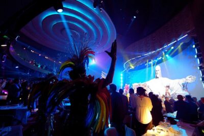 By Night Tour: Roxy Dinner Show with Transfer