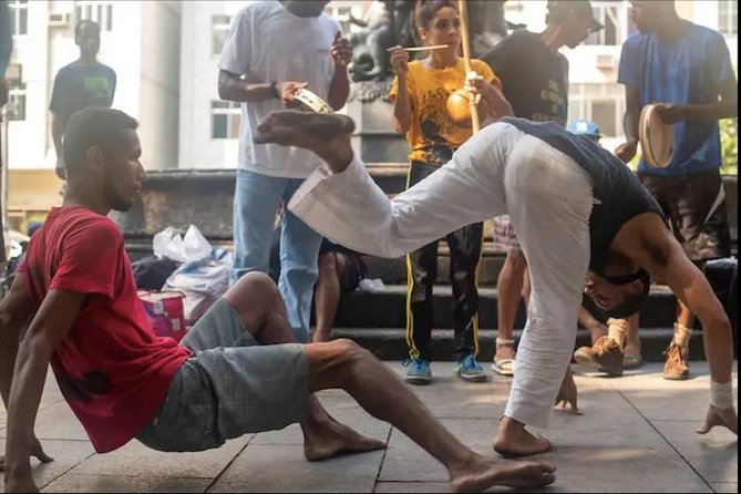 Capoeira Classes for Beginners in Rio de Janeiro - Your 6pm start at Praça Nelson Mandela