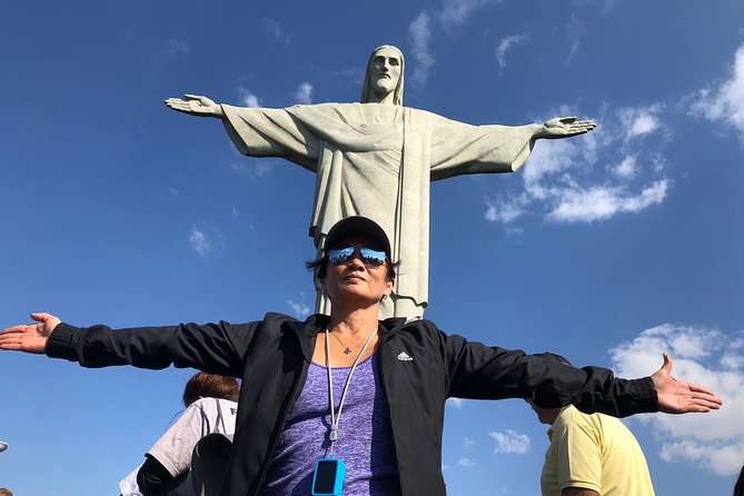 Christ Statue & Sugar Loaf Complex - Half Day Tour - The beach stop: a local Cariocas moment