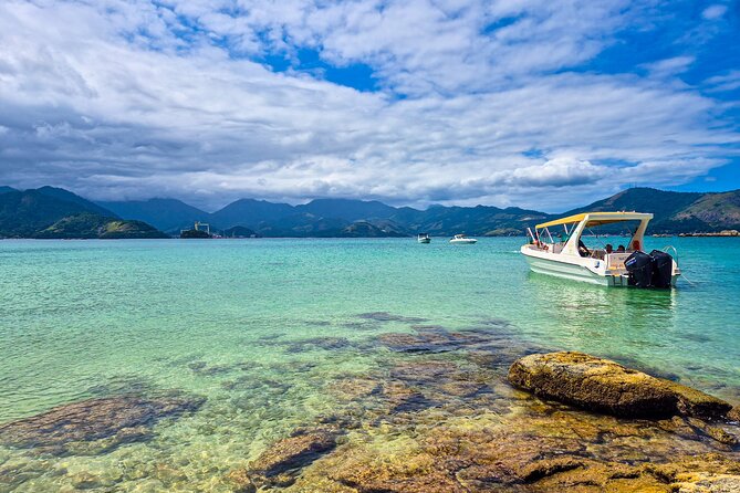 Day Use VIP to Angra dos Reis - Small Group Beach Tour - The speedboat start at Conceição de Jacareí