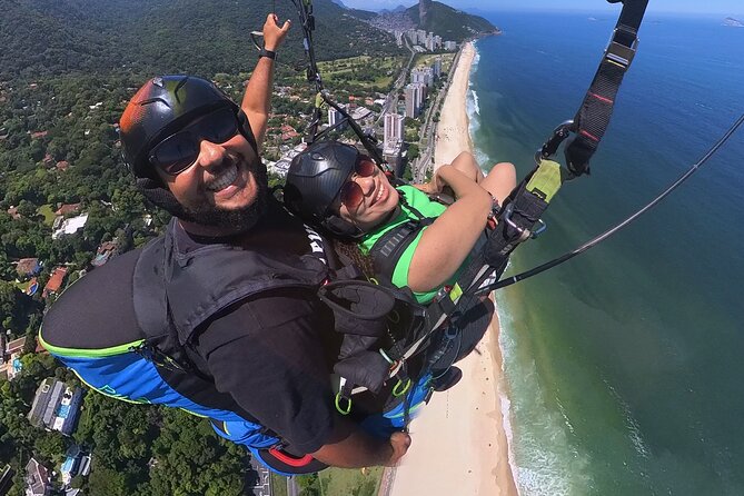 Double parachute flights in Rio de Janeiro - A sky-high look at Rio, starting in São Conrado