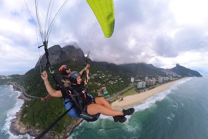 Double parachute flights in Rio de Janeiro - Ramp time at Pedra Bonita: gear, harness fit, and the quick briefing