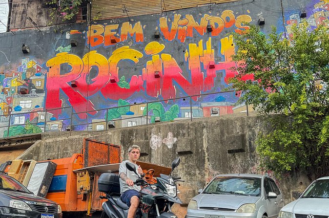 Favela da Rocinha Tour - Bella Vista Rooftop: the final view payoff