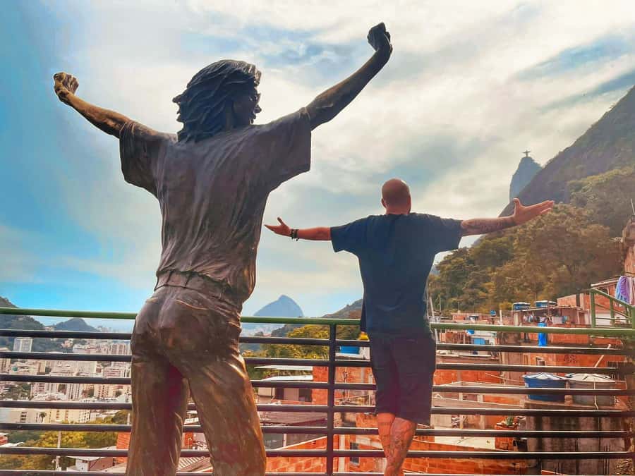 Favela Santa Marta: Walking Tour with local guide - Starting at Dona Marta, Then Seeing the Neighborhood Up Close