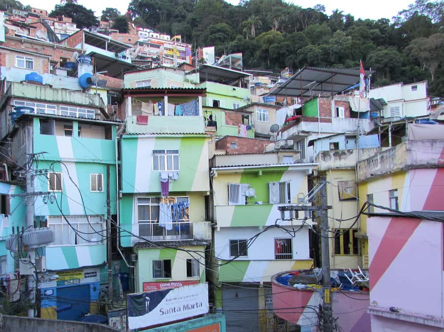 Favela Santa Marta: Walking Tour with local guide - Walking Through Colorful Homes With Real Context