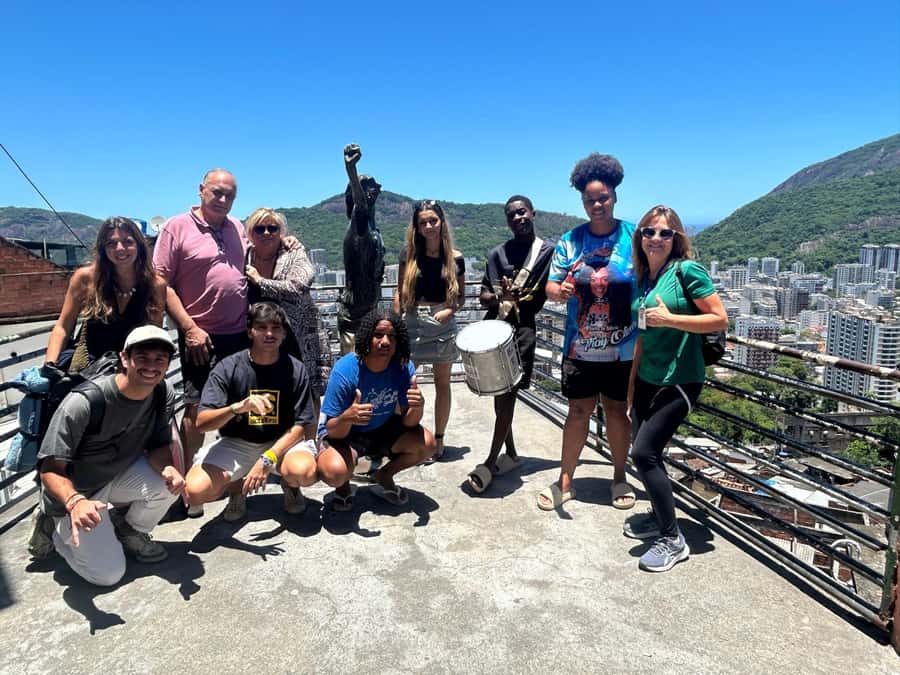 Favela Santa Marta: Walking Tour with local guide - Laje do Michael Jackson Viewpoint and the Pop Culture Thread