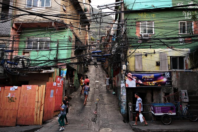 Favela Walking Tour in Rio de Janeiro - Meeting in Copacabana, then heading for Rocinha