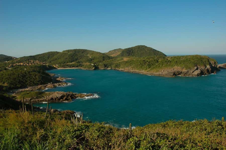 From Rio: Buzios Beaches Day Trip with Boat Ride and Lunch - Rua das Pedras: 1 hour to snack, browse, and reset