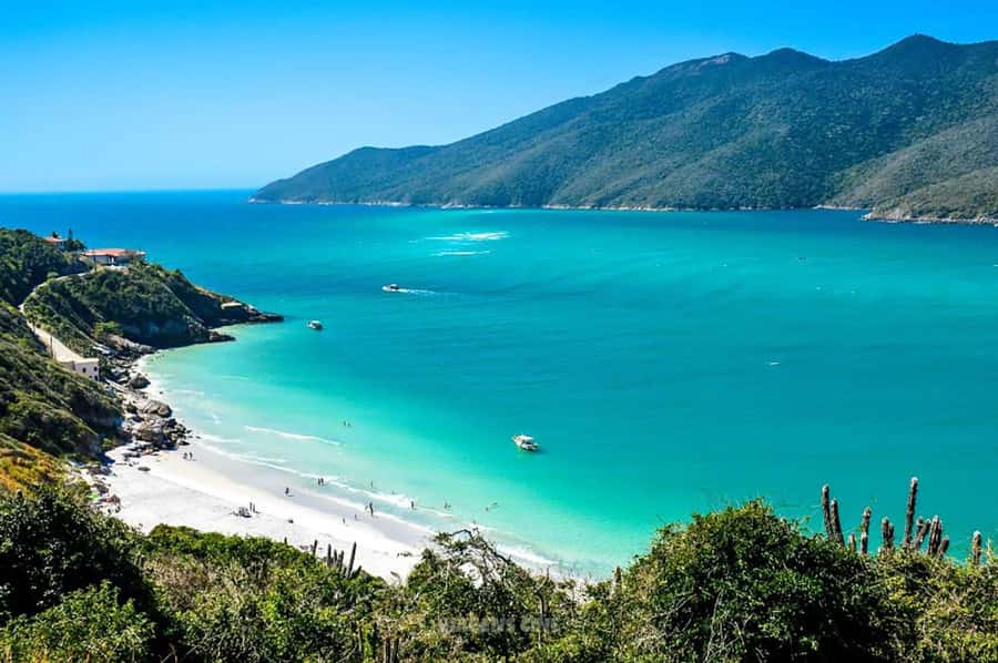 From Rio de Janeiro: Arraial do Cabo Island Day Trip - Fenda de Nossa Senhora: quick stop, strong visual impact