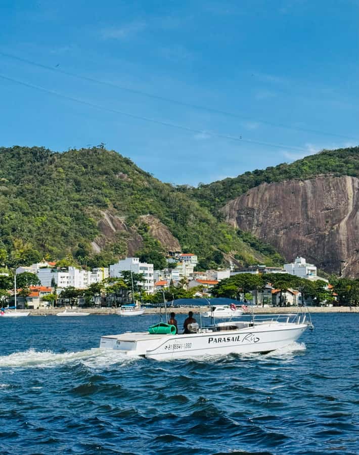 From Rio de Janeiro: Private Speedboat Tour - The human factor: Portuguese captain, Flavia, and Wellington
