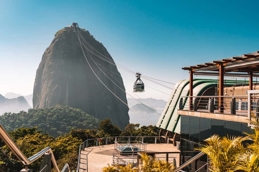 From Rio de Janeiro: Sugarloaf Mountain Tour with Cable Car - Getting Oriented in Urca, Before You Even Leave the Ground