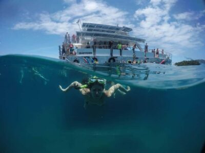 Full Day in Búzios with Catamaran Tour and Lunch