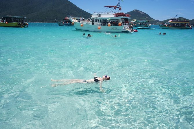Full-Day Arraial do Cabo Tour with Lunch from Rio de Janeiro - The boat excursion along the coast: what you gain, and why weather can change everything