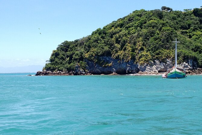 Full Day in Búzios with Catamaran Tour and Lunch - Orla Bardot in 15 Minutes: Statue Photos and a Quick Sense of the Town