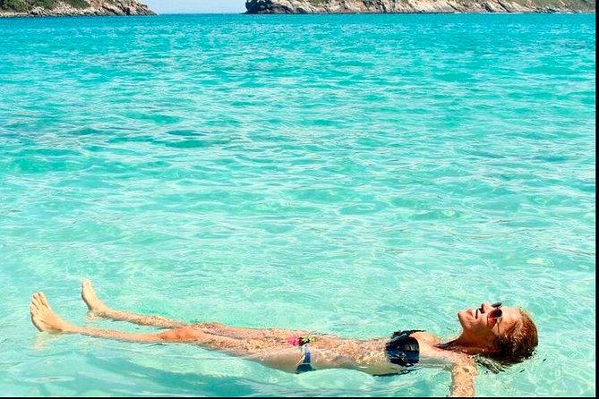 Full Day Tour to Angra dos Reis and Grand Island - Aracatibinha Beach: quiet, rocky edges, and clear water
