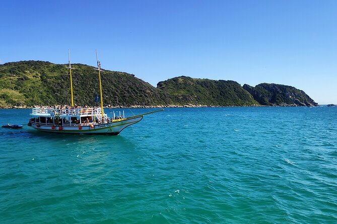 Full Day Tour to Arraial do Cabo - Ilha do farol: the Caribbean-like color and the boat-only access