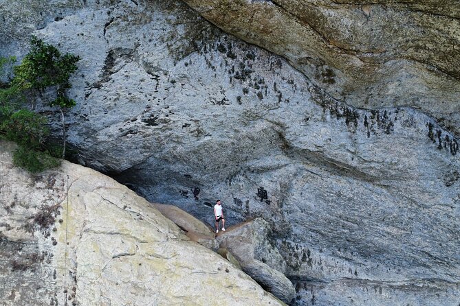 Garganta do Céu and Waterfall hike in Pedra da Gávea - The climb reality check, steep rocks, and smart pacing