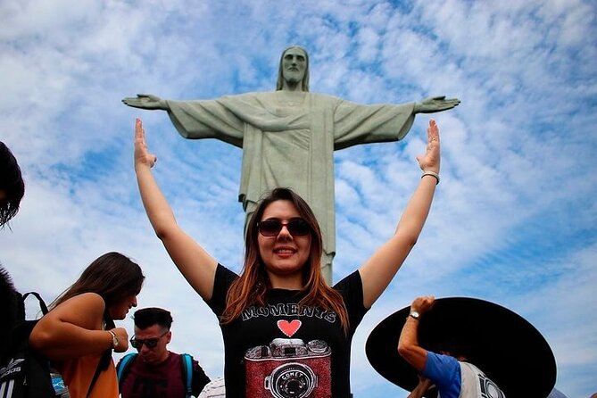 Guided Tour to DE Sugar Bread and Christ the Redeemer - Transportation, small-group flow, and how up to 16 people affects your day