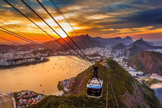 Guided Tour to DE Sugar Bread and Christ the Redeemer - Weather, rain-or-sun walking, and what “good conditions” really means