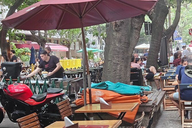 Half day walking tour in Leblon - Shopping Leblon in 50 minutes: souvenirs, designers, and beachwear