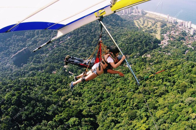 Hang Gliding Experience in Rio - The Safety Setup: Licensed Pilots and Your Equipment