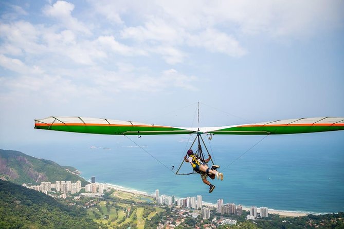 Hang Gliding in Rio de Janeiro - Fly with the best pilots ! - Pepino Beach Landing and Photo Handoff: the part you should plan for after the flight