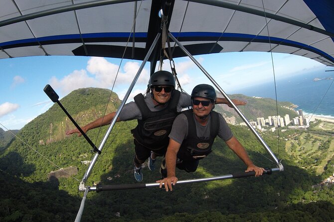 Hang Gliding or Paragliding Package experience in Rio - Stop 2: Praia de São Conrado, Where the Ocean Makes It Real