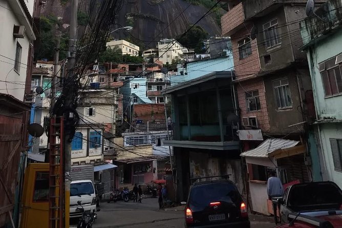 Hikking the Favela + Morro Dois Irmaos! - What to Expect in Your 3 to 4 Hours