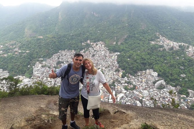 Hikking the Favela + Morro Dois Irmaos! - Mirante do Arvrao: The Best “Warm-Up” View Stop