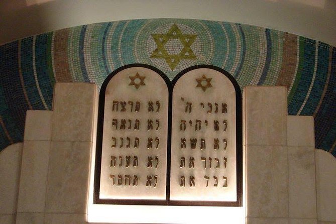 Jewish Tour in Rio de Janeiro - Leblon, Beit Lubavitch, and Midrash learning in a high-end neighborhood
