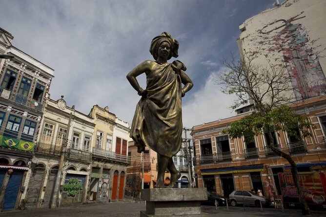 Little Africa Guided Tour with Transfer - Casa da Tia Ciata: listening for details, not just the big picture