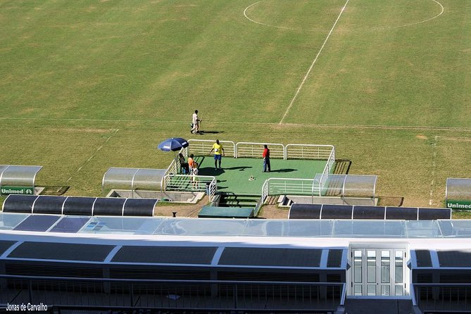 Maracana Stadium Special Tour - Stop 1 at Maracanã Stadium: Locker Rooms, Press Areas, and the Field Walk