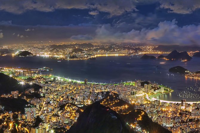 Morro Dois Irmãos Hike & Vidigal Favela Tour with Transfer - The road stops: Ipanema Beach and Praia do Leblon