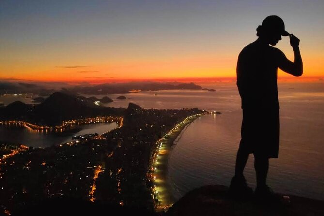 Morro Two Brothers Trail, during the day and sunset in Vidigal - Should you book the Morro Two Brothers Trail at sunset from Vidigal?