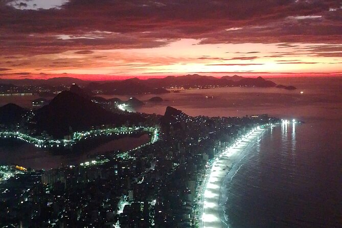 Nascer do sol no Morro dois Irmãos - The sunrise viewpoint, views over Rio and how the guide handles crowds