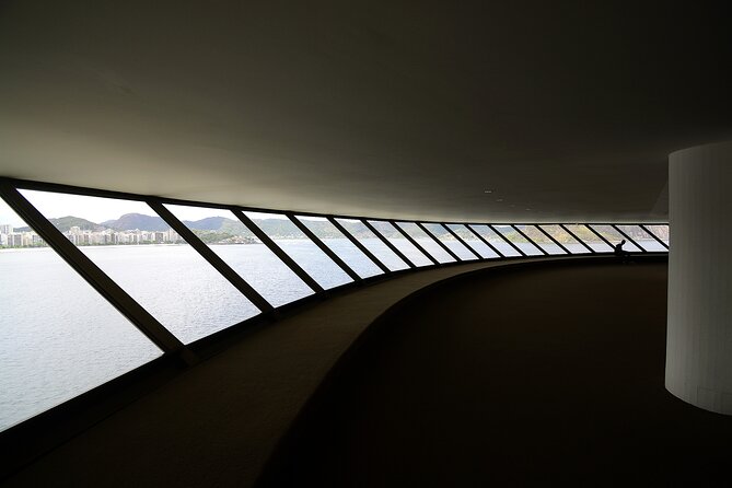 Niterói City tour in Niterói and MAC Niemeyer Museum - Itaipu Beach: Swim-Friendly Time and Lunch at Your Own Speed