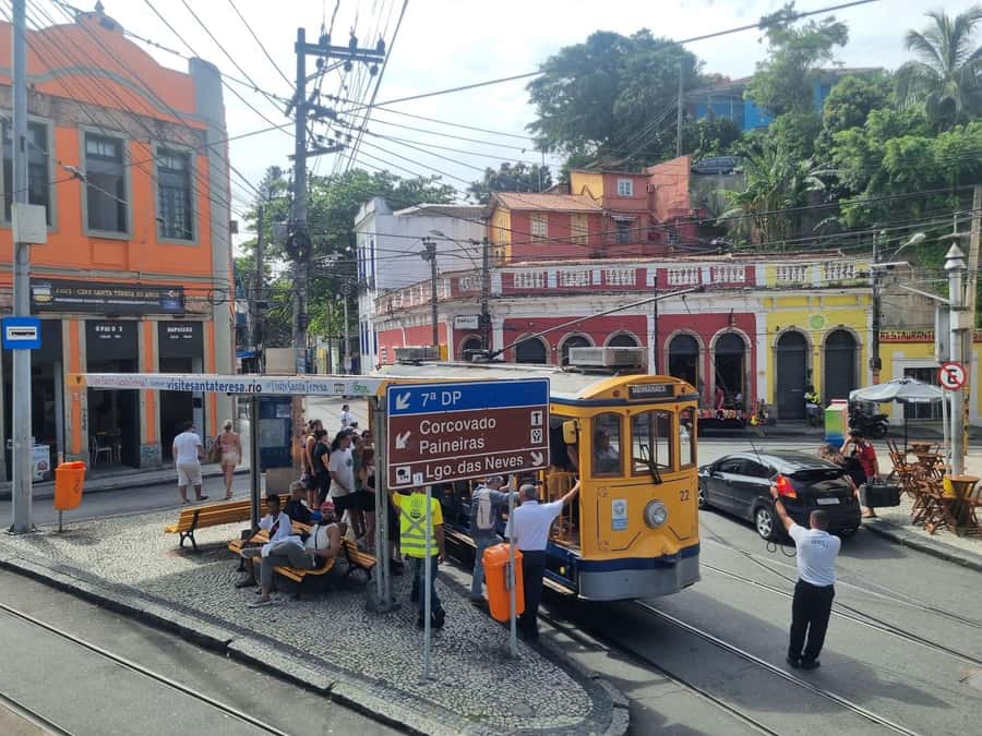 One day Rio's Bests: Favelas, Christ, SugarLoaf, Selarón... - A one-day Rio route that avoids zigzagging